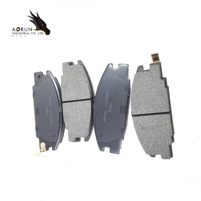 وسادة الفرامل المصنعة حسب الطلب Isuzu Luba فرامل السيارة على الطرق الوعرة D363